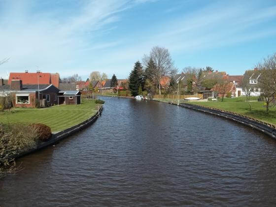 Kanal in Loppersum Kanal im Ortskern von Loppersum