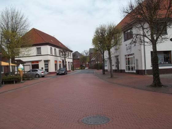Marienhafe Ort Blick vom Marktplatz in Marienhafe